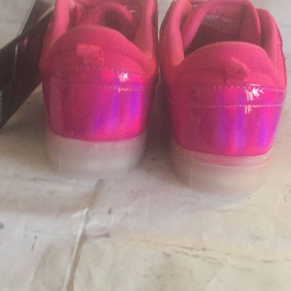 Flashlights Girls' Light Up Skate Shoe - Picture 7 of 8